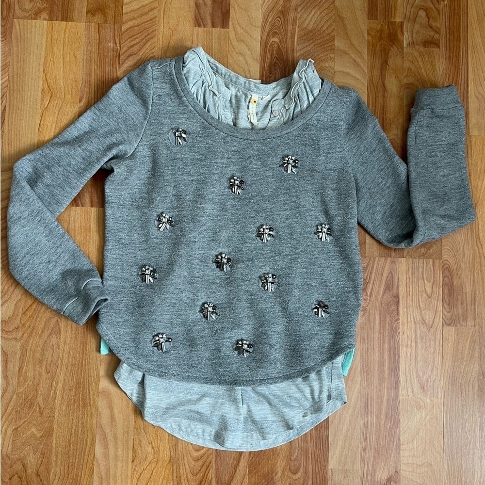 Anthropologie 2pc Bundle Silver Gray Gem Detail Sweater + Flutter Cap Sleeve tee - Picture 2 of 16